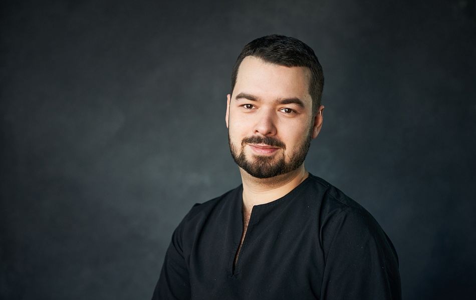 Александр Елин